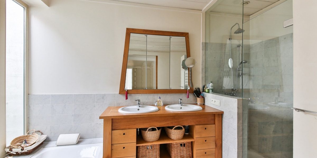 bathroom-2132342_1280